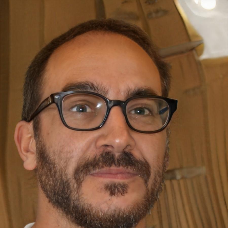 Retrato profesional de Rodrigo Mendoza